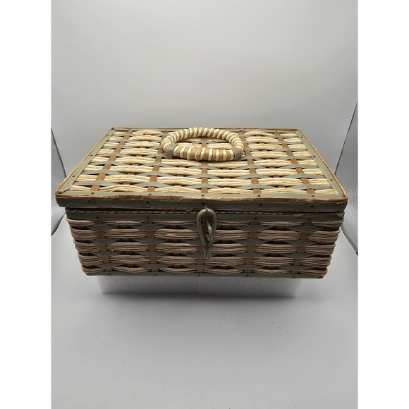 USB Other - Vintage Wicker Sewing Basket with Removable Tray and Patchwork Purse Sewing Kit
